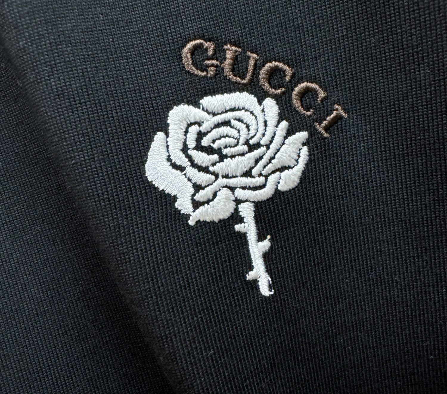 Gucci古奇2026新款短袖T恤！男女同款！走秀图案时尚休闲短袖T恤衫！设计logo设计！极具设计精选