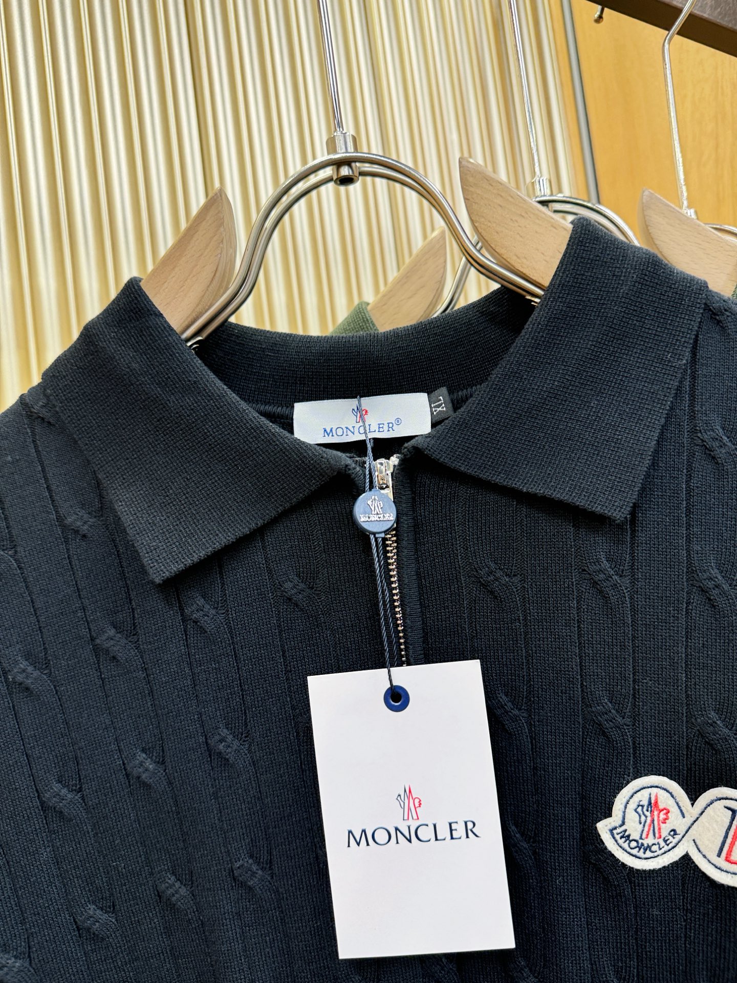 Moncler蒙口 2026春夏新品针织短袖，翻领针织面料，手感柔软。顶级进口私货，时尚设计潮流短袖针织