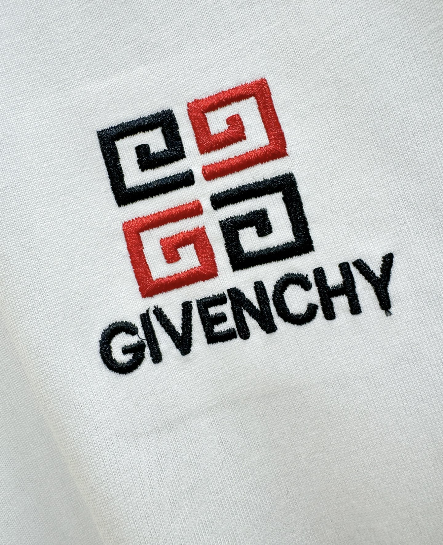 Givenchy 纪梵希 2026新款短袖T恤！男女同款！走秀图案时尚休闲短袖T恤衫！设计logo设计！