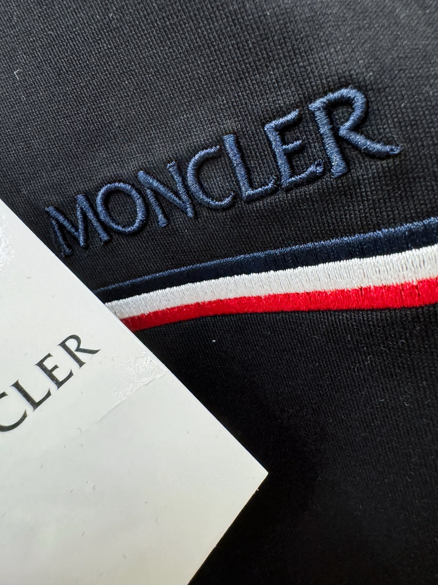 Moncler蒙口 2026新款短袖T恤！男女同款！走秀图案时尚休闲短袖T恤衫！设计logo设计！极具设