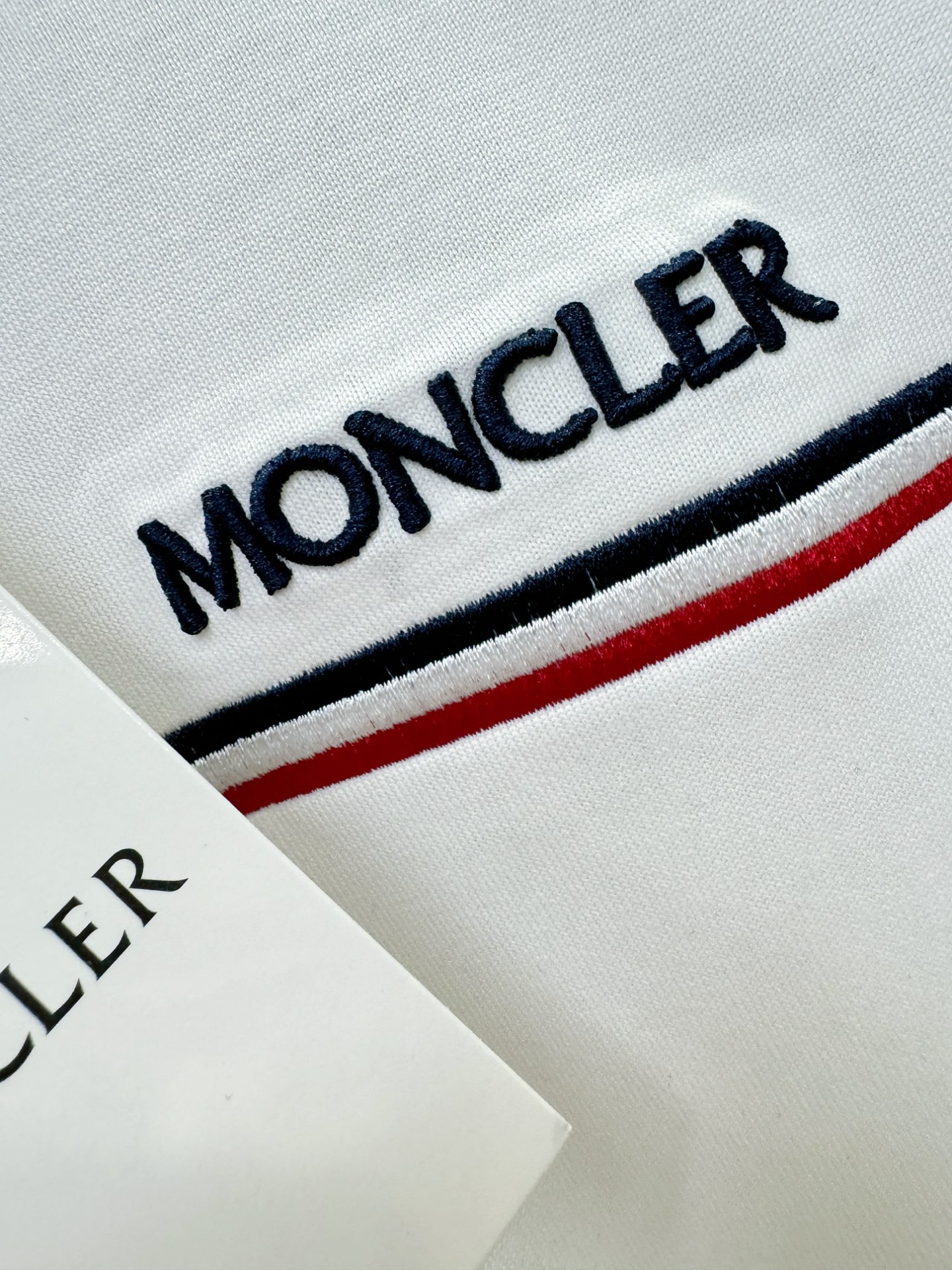 Moncler蒙口 2026新款短袖T恤！男女同款！走秀图案时尚休闲短袖T恤衫！设计logo设计！极具设