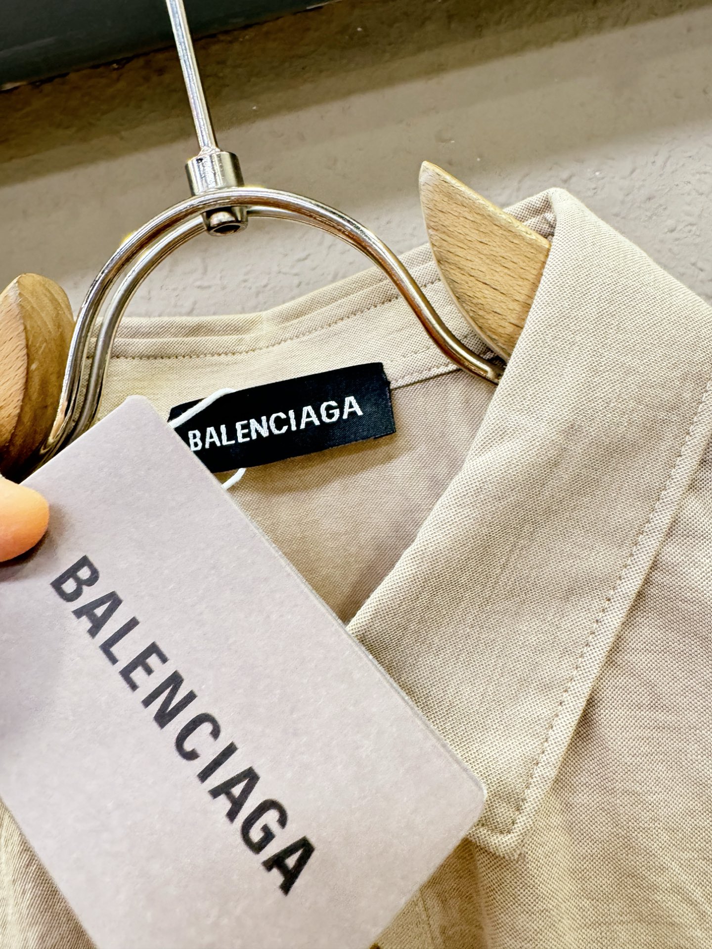 Balenciaga巴黎世家 2026春夏专柜同款棉麻套装，棉麻面料，自带的麻结肌理，让整体布面更有质感