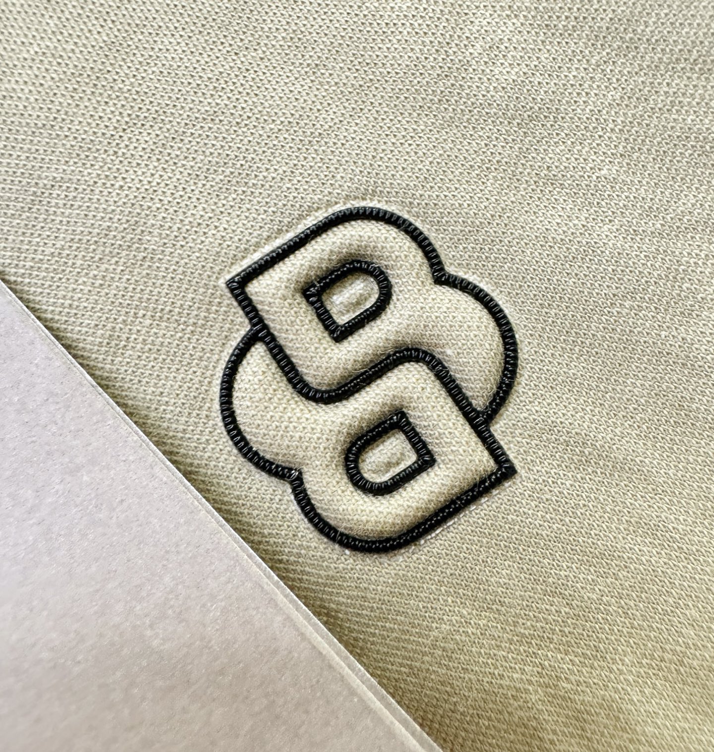 Balenciaga巴黎世家 2026春夏专柜同款棉麻套装，棉麻面料，自带的麻结肌理，让整体布面更有质感