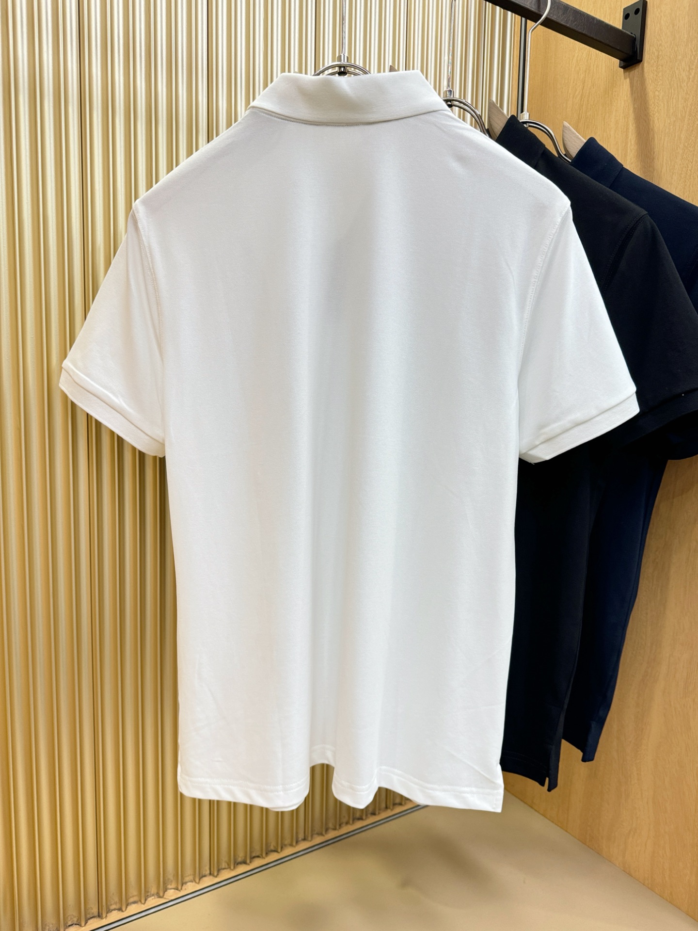 BURBERRY巴宝莉 2026春夏新款首发专柜最新款翻领短袖，丝光珠地棉面料，高端订制 设计前卫时尚！