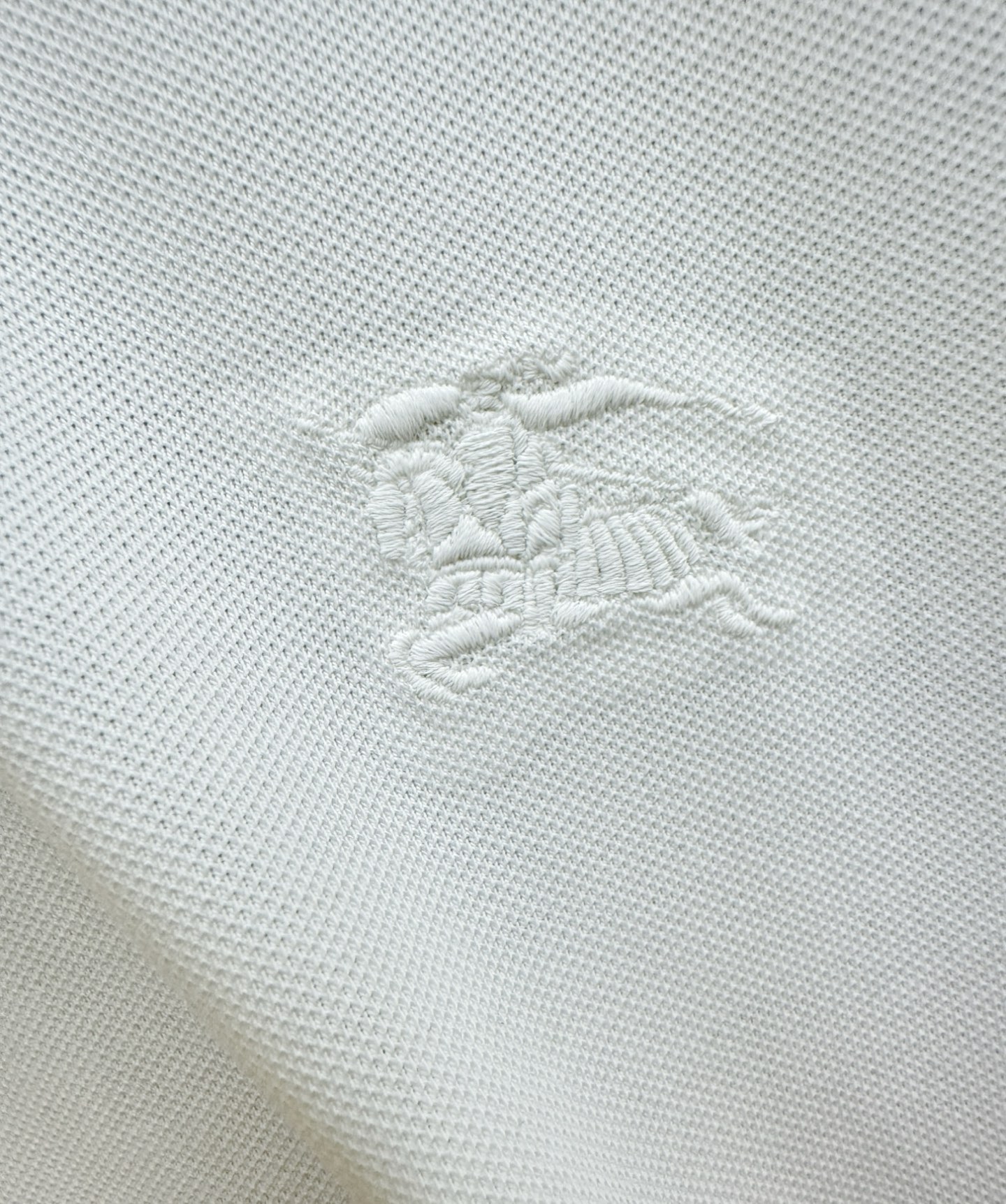 BURBERRY巴宝莉 2026春夏新款首发专柜最新款翻领短袖，丝光珠地棉面料，高端订制 设计前卫时尚！