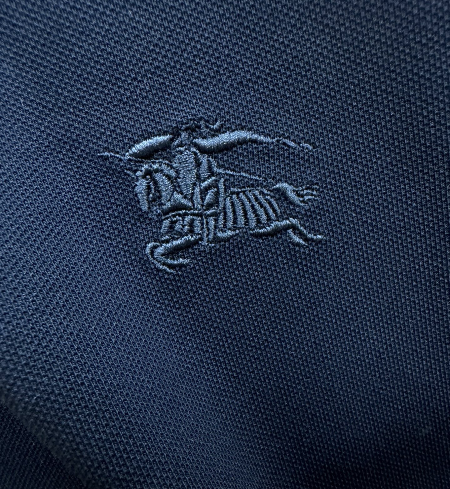 BURBERRY巴宝莉 2026春夏新款首发专柜最新款翻领短袖，丝光珠地棉面料，高端订制 设计前卫时尚！