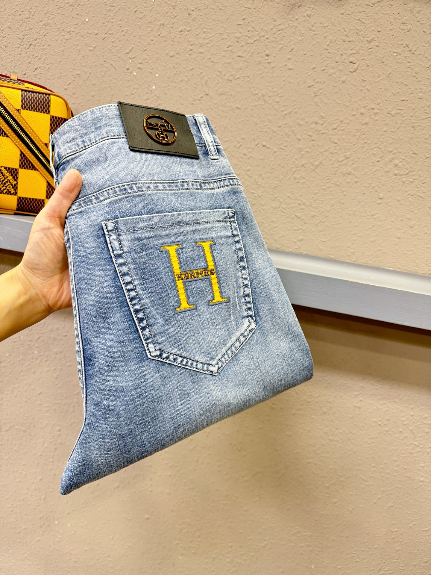 Hermès爱马仕 专柜新品，原版牛仔裤 原版重工打造，品牌经典LOGO设计，三标齐全！原版五金辅料。专