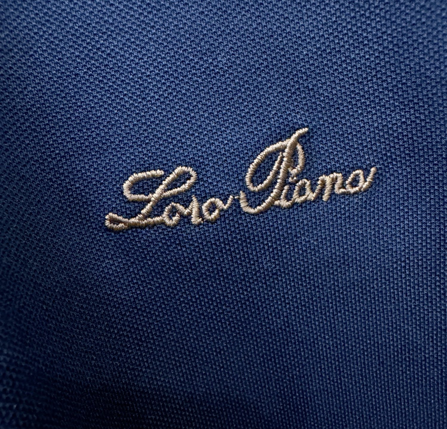 Loro Piana诺悠翩雅 顶级品质 2026新品短袖！原版定制面料，手感柔软。顶级进口私货，时尚设计