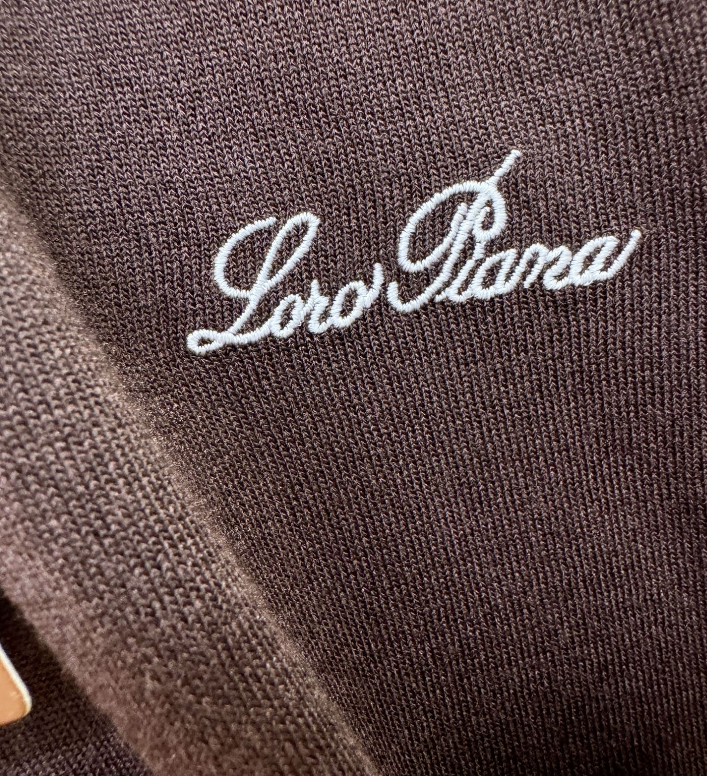Loro Piana诺悠翩雅 2026春夏新品针织短袖，进口针织面料，手感柔软。顶级进口私货，时尚设计潮