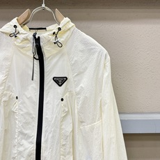 套装 PRADA 普拉达 2026春夏经典防晒套装,面料超软面料帅酷爆款薄套装,时尚都市百搭款款,夏季必 套装 PRADA 普拉达 2026春夏经典防晒套装,面料超软面料帅酷爆款薄套装,时尚都市百搭款款,夏季必