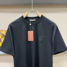 (最大可穿240斤) Loro Piana诺悠翩雅 2026春夏新款短袖T恤!走秀图案时尚休闲短袖T恤衫 (最大可穿240斤) Loro Piana诺悠翩雅 2026春夏新款短袖T恤!走秀图案时尚休闲短袖T恤衫