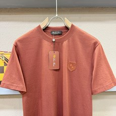 (最大可穿240斤) Loro Piana诺悠翩雅 2026春夏新款短袖T恤!走秀图案时尚休闲短袖T恤衫 (最大可穿240斤) Loro Piana诺悠翩雅 2026春夏新款短袖T恤!走秀图案时尚休闲短袖T恤衫