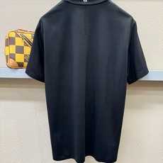 (最大可穿240斤) LOEWE罗意威 2026春夏新款短袖T恤!走秀图案时尚休闲短袖T恤衫!设计log (最大可穿240斤) LOEWE罗意威 2026春夏新款短袖T恤!走秀图案时尚休闲短袖T恤衫!设计log