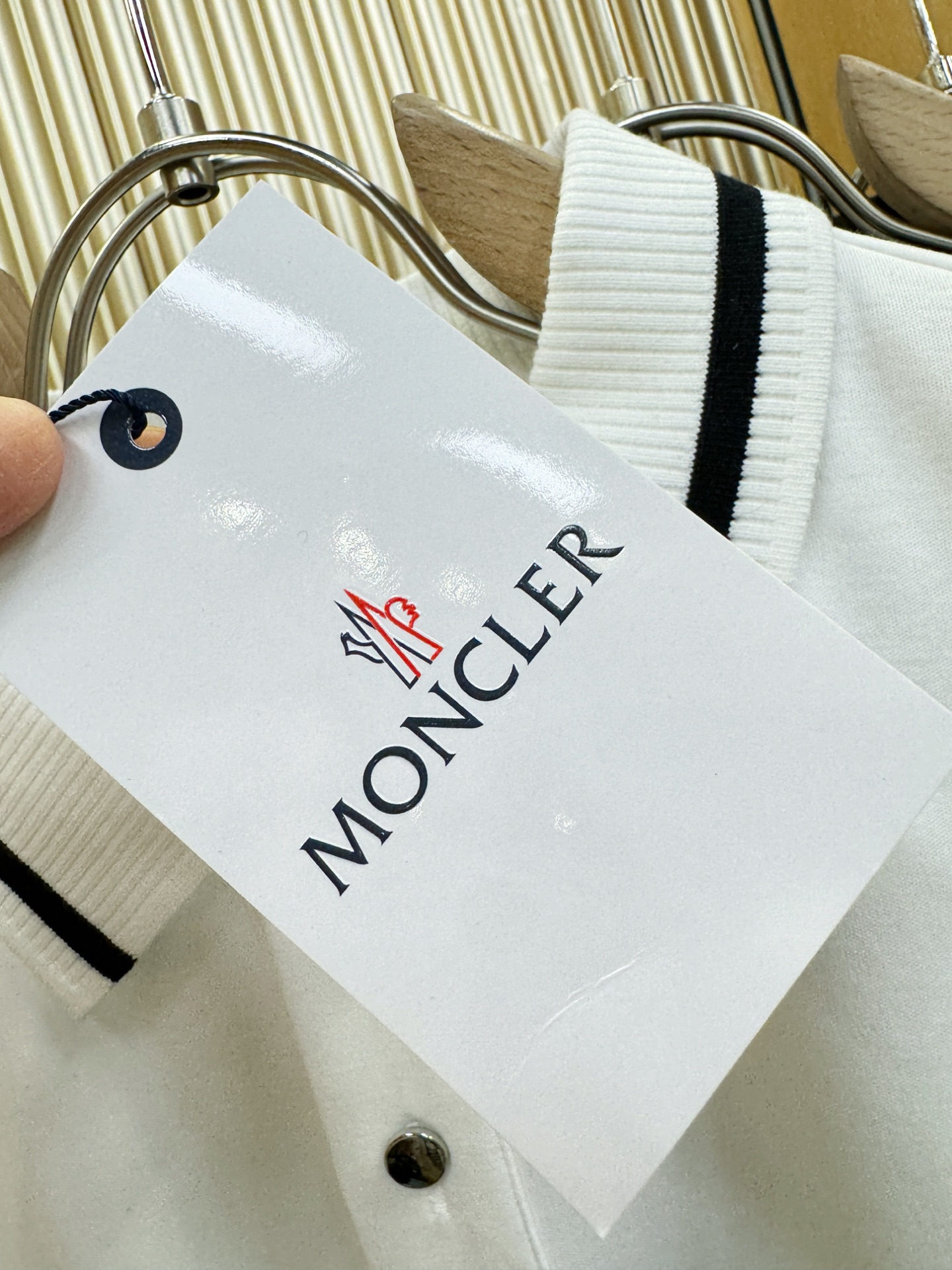 Moncler蒙口 2026春夏新款首发专柜最新款翻领短袖，高端订制 设计前卫时尚！品牌logo重工艺设