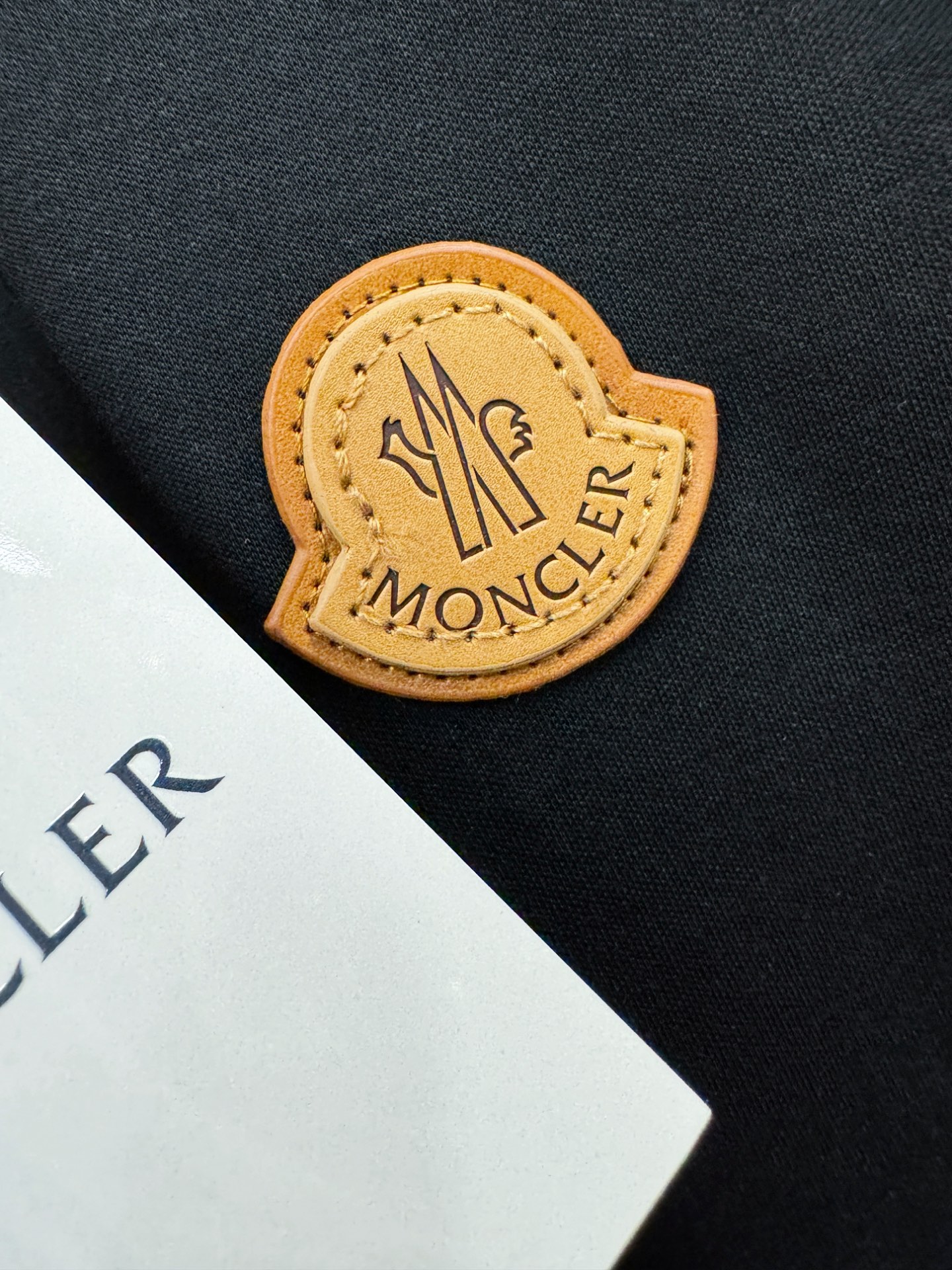 Moncler蒙口 2026春夏新款首发专柜最新款翻领短袖，高端订制 设计前卫时尚！品牌logo重工艺设