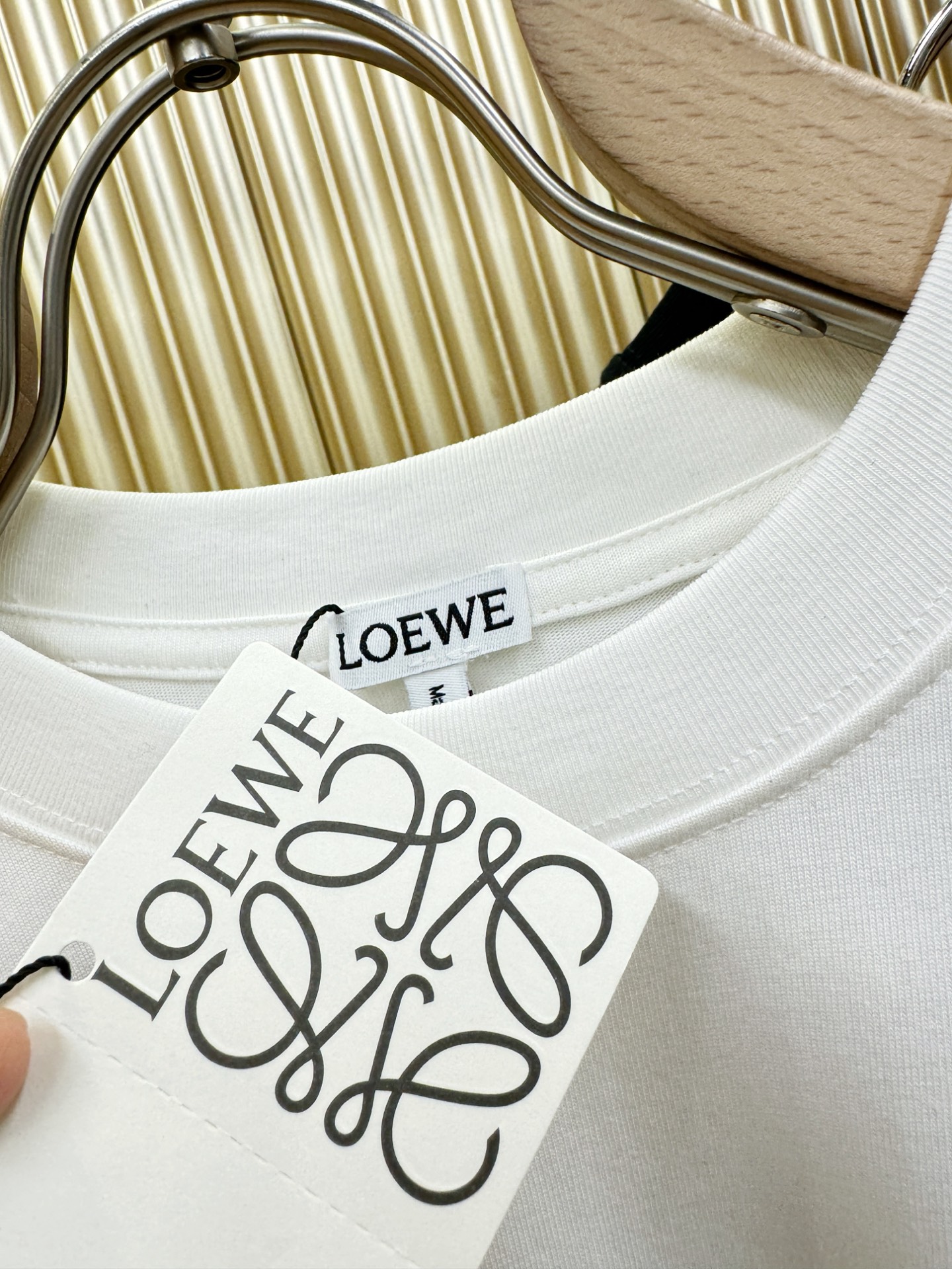 LOEWE罗意威 2026新款短袖T恤！男女同款！走秀图案时尚休闲短袖T恤衫！设计logo设计！极具设计