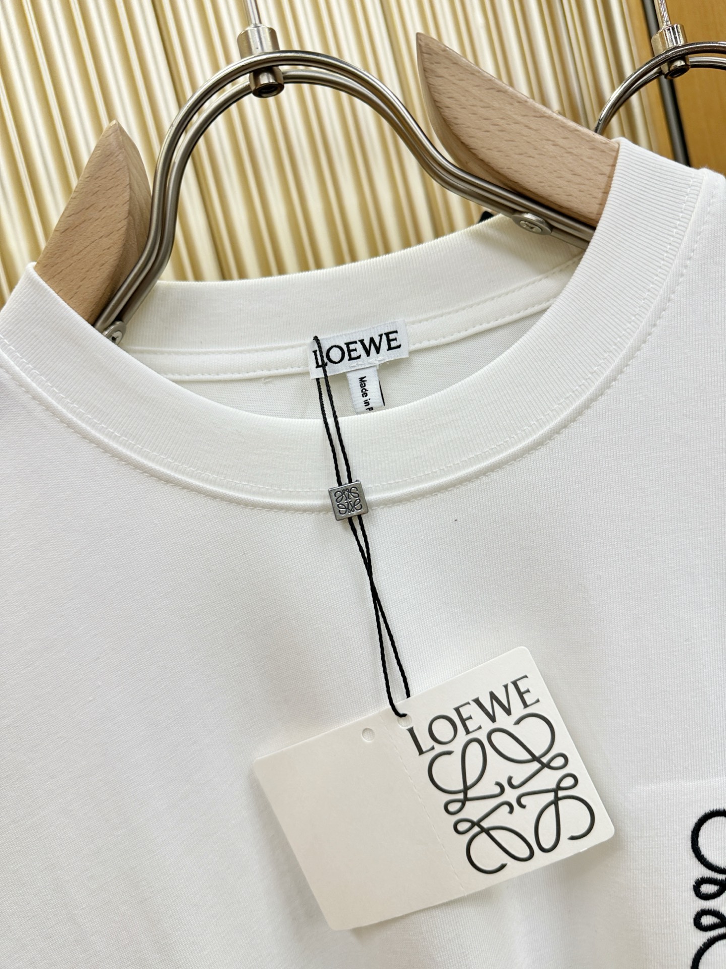 LOEWE罗意威 2026新款短袖T恤！男女同款！走秀图案时尚休闲短袖T恤衫！设计logo设计！极具设计