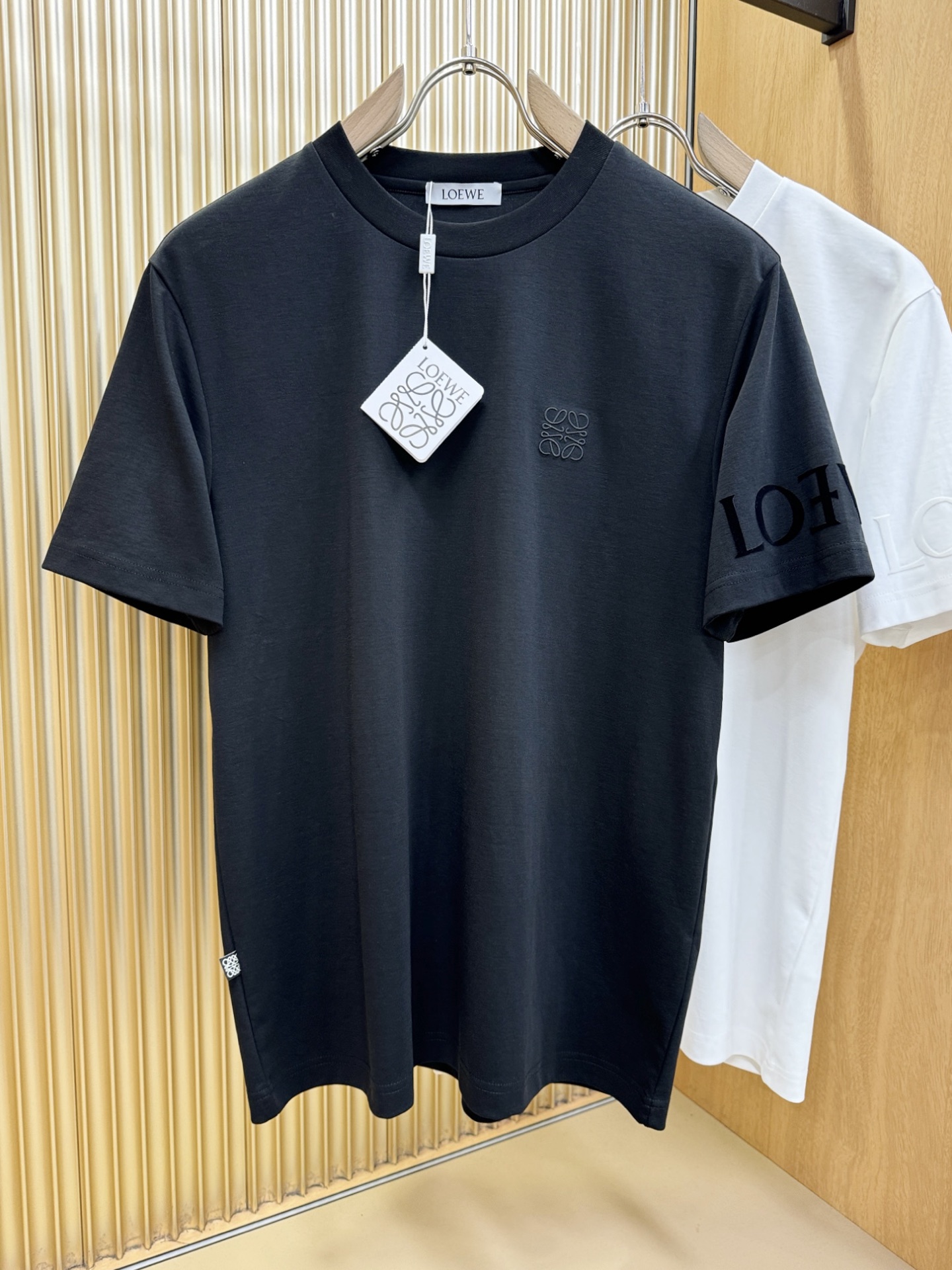 (最大可穿240斤) LOEWE罗意威 2026春夏新款短袖T恤！走秀图案时尚休闲短袖T恤衫！设计log