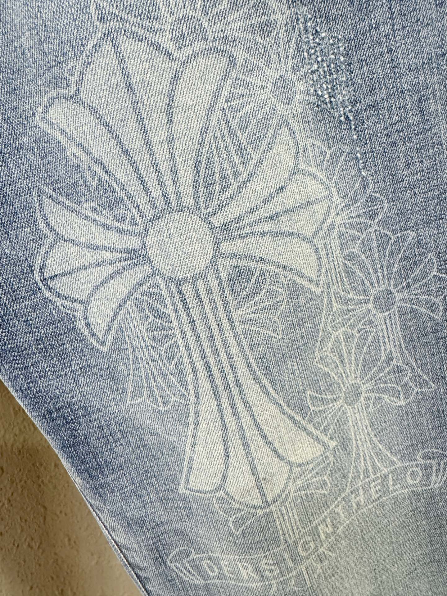 CHROME HEARTS 克罗心 专柜新品，原版牛仔裤 原版重工打造，品牌经典LOGO设计，三标齐全！