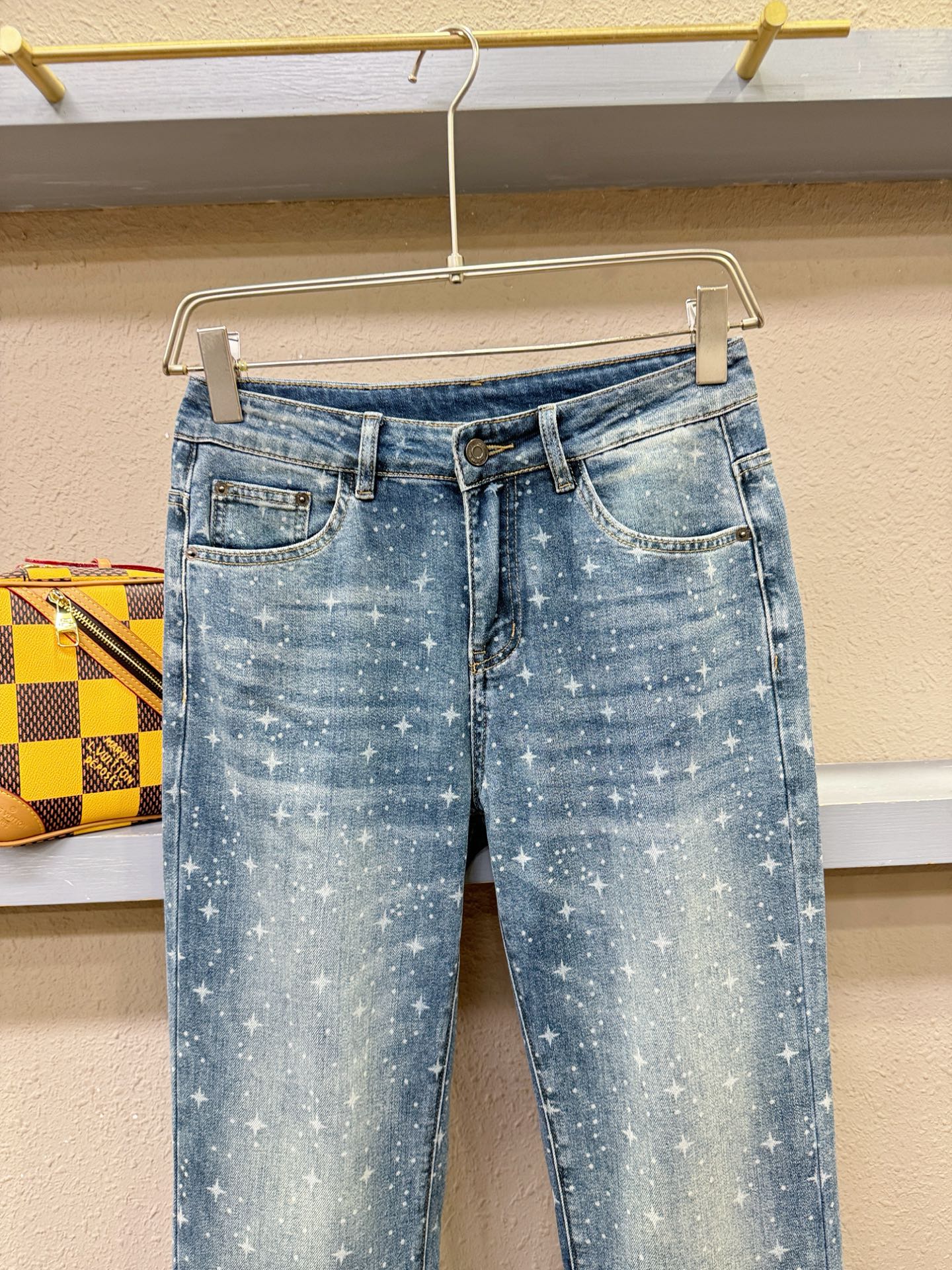 Ermenegildo Zeg*a杰*亚 专柜新品，原版牛仔裤 原版重工打造，品牌经典LOGO设计，三标