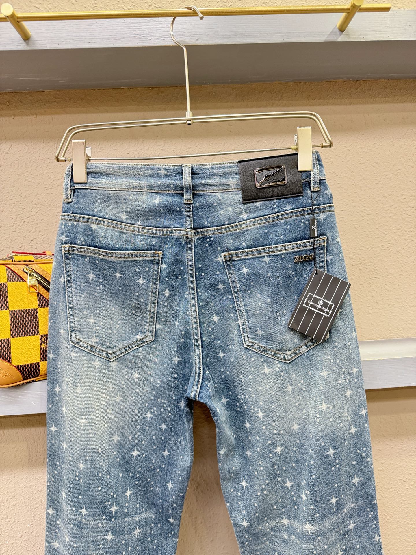 Ermenegildo Zeg*a杰*亚 专柜新品，原版牛仔裤 原版重工打造，品牌经典LOGO设计，三标