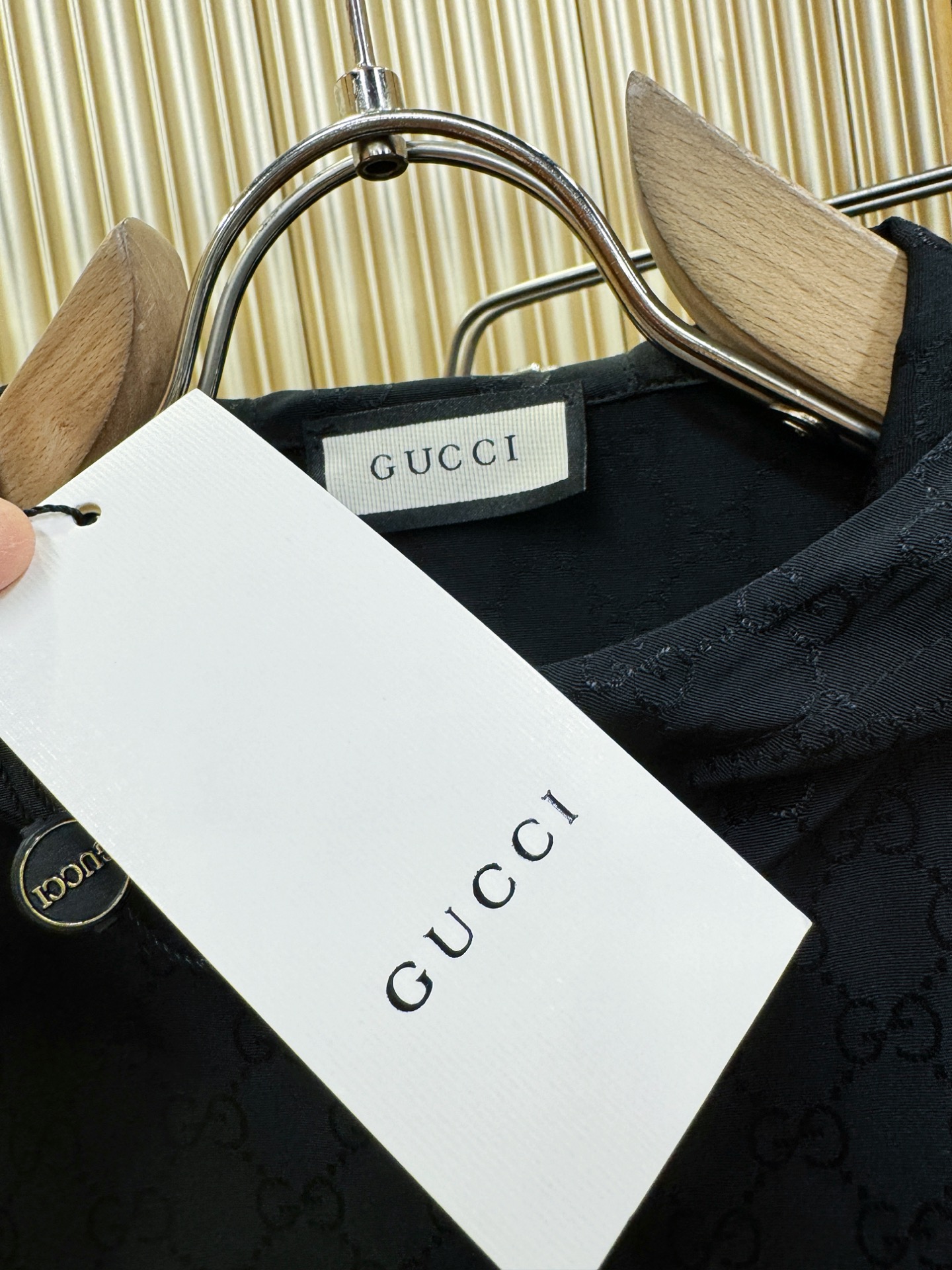 套装 Gucci古奇 2026新款休闲套装，细节精致高级，高级感满满。定制高端面料，上身挺括有型，舒适不