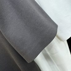 (最大可穿240斤) LOEWE罗意威 2026春夏新款短袖T恤!走秀图案时尚休闲短袖T恤衫!设计log (最大可穿240斤) LOEWE罗意威 2026春夏新款短袖T恤!走秀图案时尚休闲短袖T恤衫!设计log