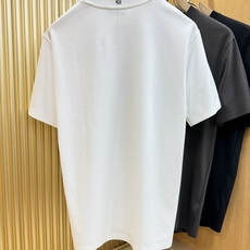 (最大可穿240斤) LOEWE罗意威 2026春夏新款短袖T恤!走秀图案时尚休闲短袖T恤衫!设计log (最大可穿240斤) LOEWE罗意威 2026春夏新款短袖T恤!走秀图案时尚休闲短袖T恤衫!设计log