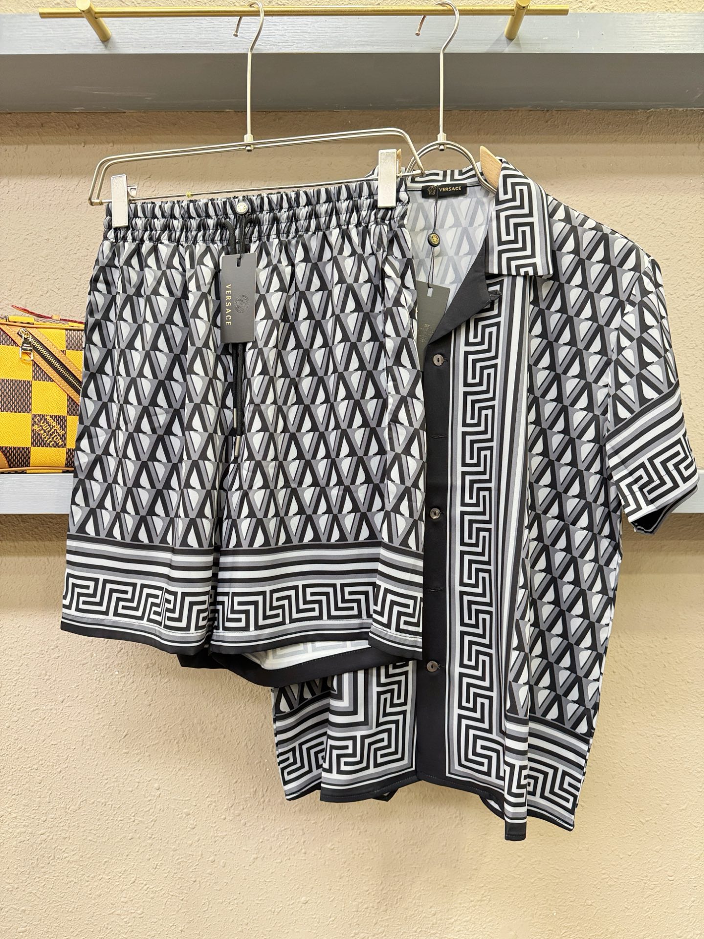 高定款(真丝面料升级 ) Versace 范思哲最大可穿250斤，新款真丝套装，男女同款家居服套装，定制真丝面料，不抽丝