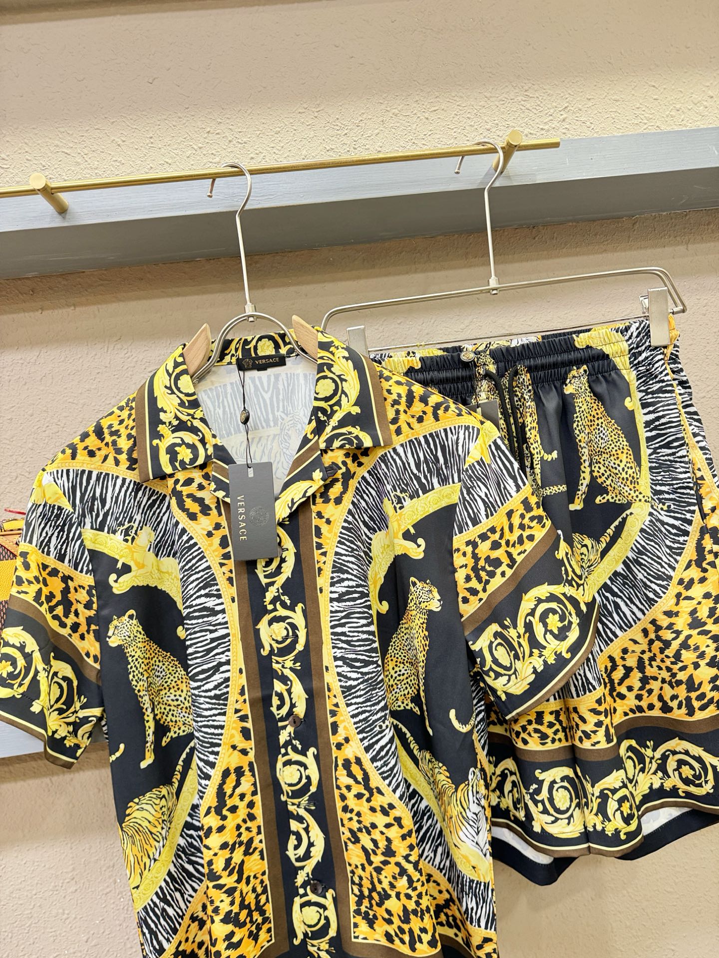 高定款(真丝面料升级 ) Versace 范思哲最大可穿250斤，新款真丝套装，男女同款家居服套装，定制真丝面料，不抽丝