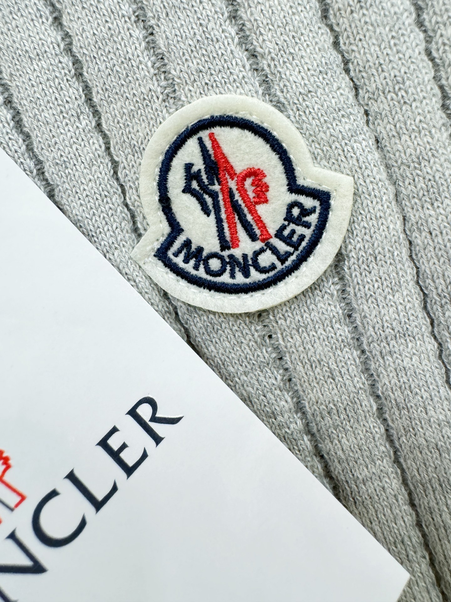 Moncler蒙口 2026春夏新品针织短袖，进口针织面料，手感柔软。顶级进口私货，时尚设计潮流短袖针织
