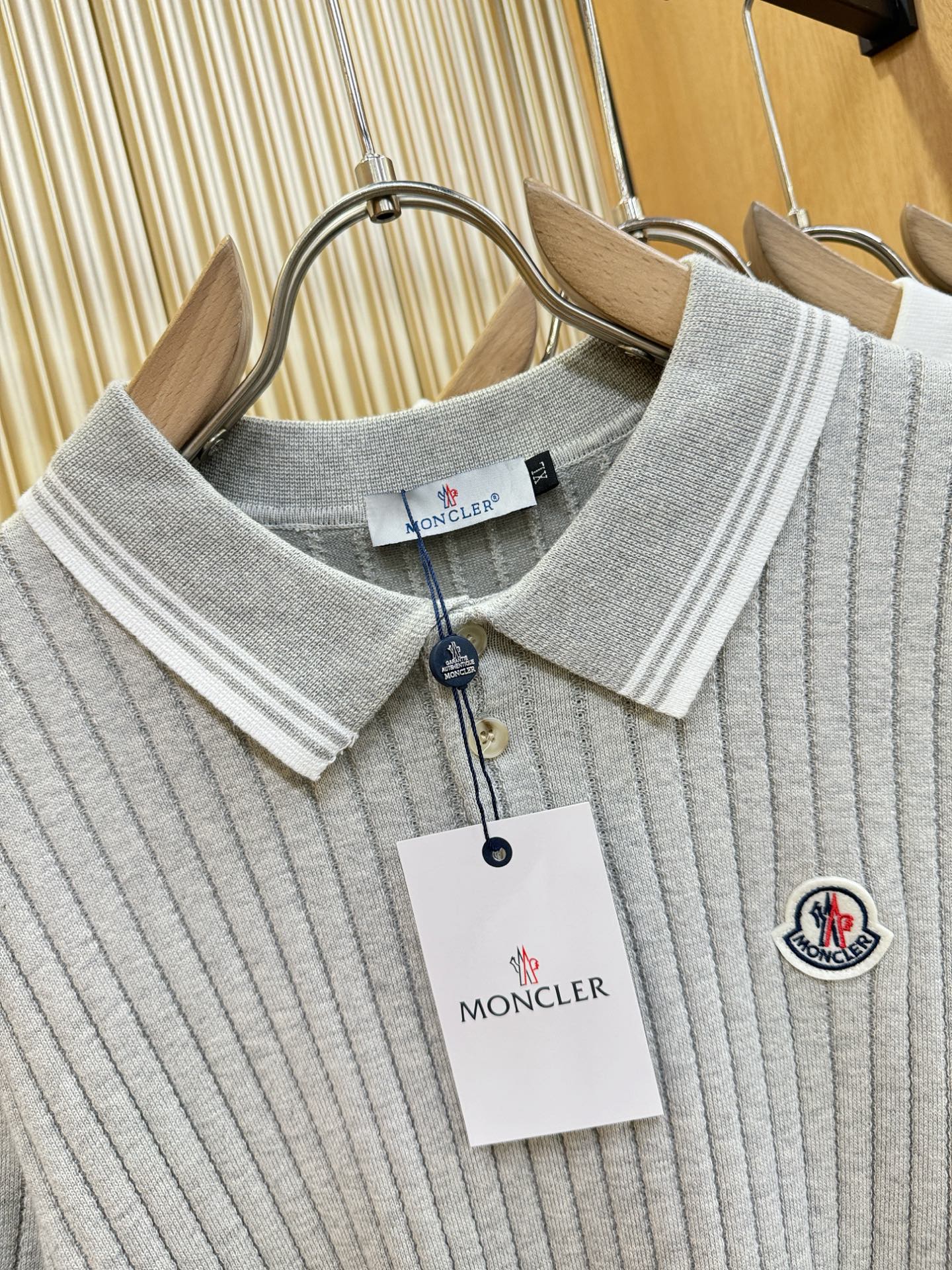 Moncler蒙口 2026春夏新品针织短袖，进口针织面料，手感柔软。顶级进口私货，时尚设计潮流短袖针织