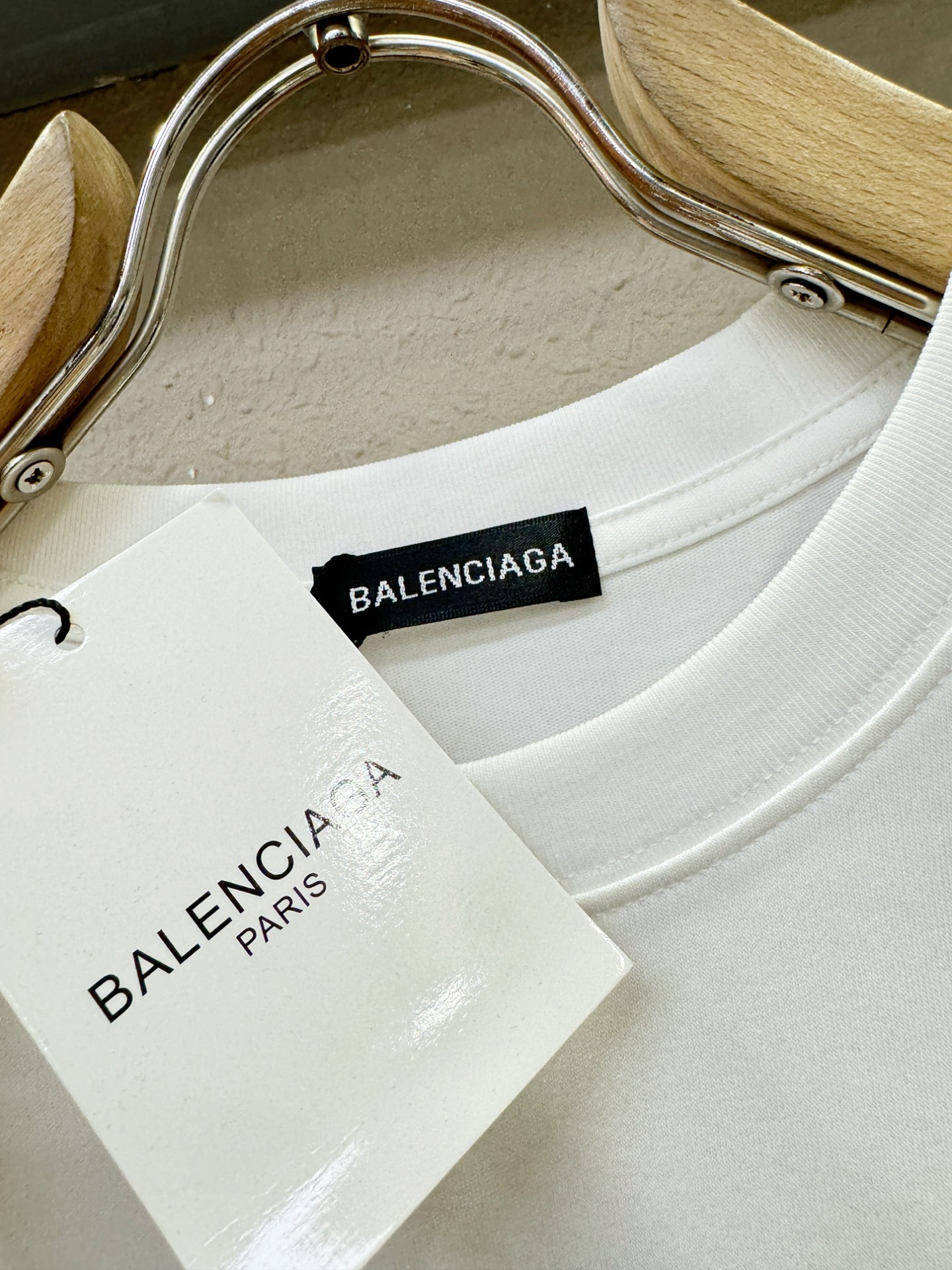 Balenciaga巴黎世家 2026新款短袖T恤！男女同款！走秀图案时尚休闲短袖T恤衫！设计logo设计！极具设计精选