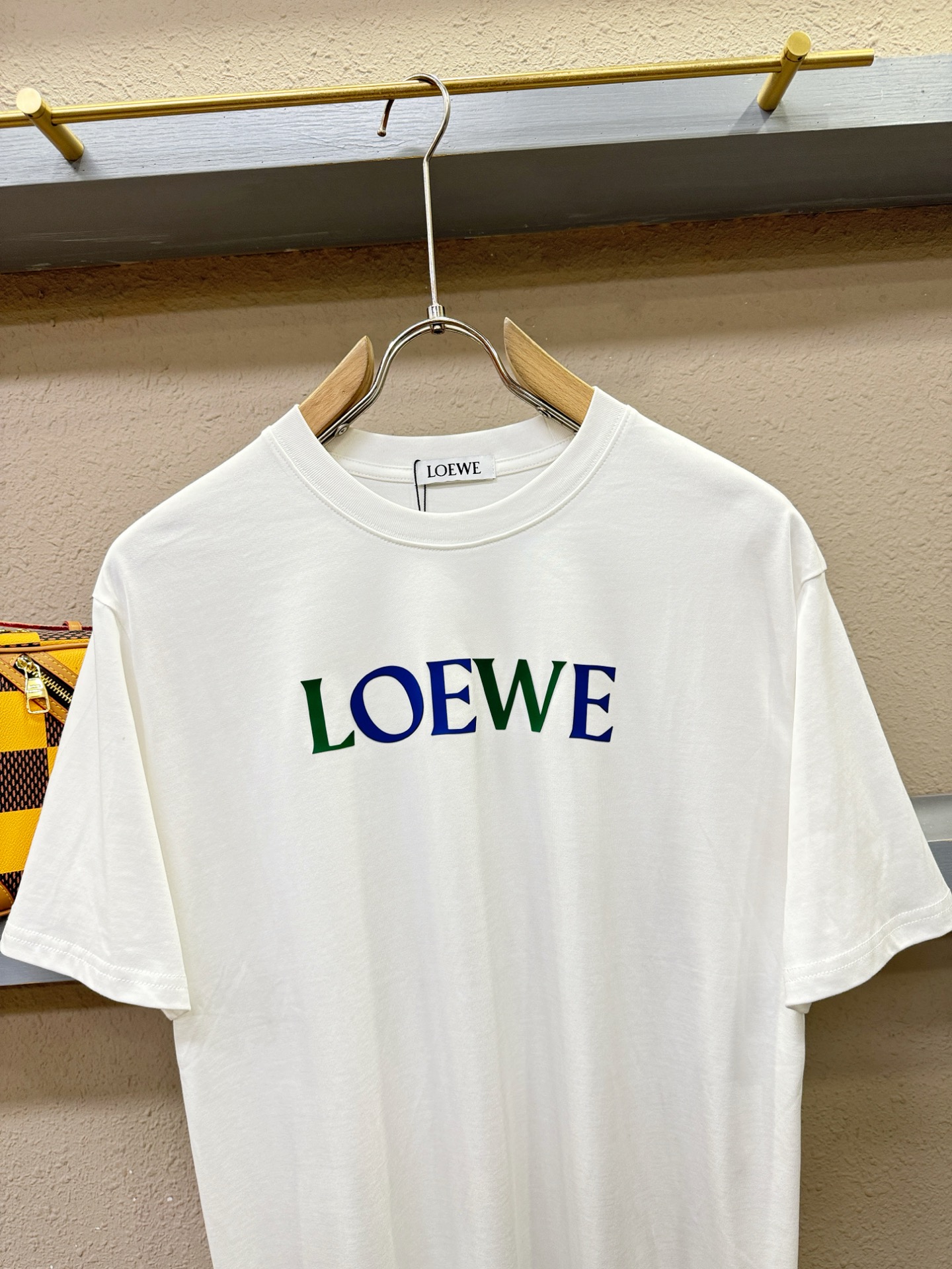 LOEWE罗意威 2026新款短袖T恤！男女同款！走秀图案时尚休闲短袖T恤衫！设计logo设计！极具设计