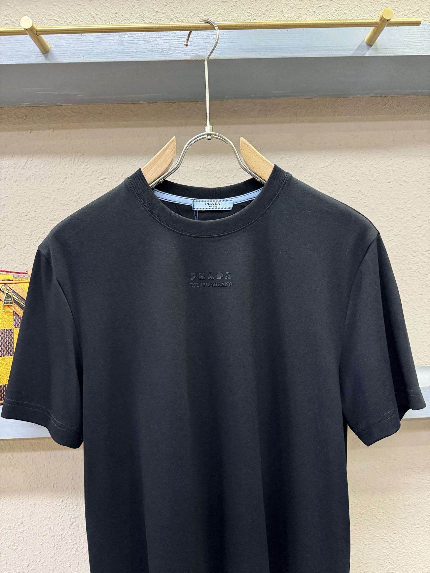 PRADA 普拉达 最大可穿200斤‼️ 顶级品质 2026新品短袖！精工设计，原版定制面料，手感柔软。