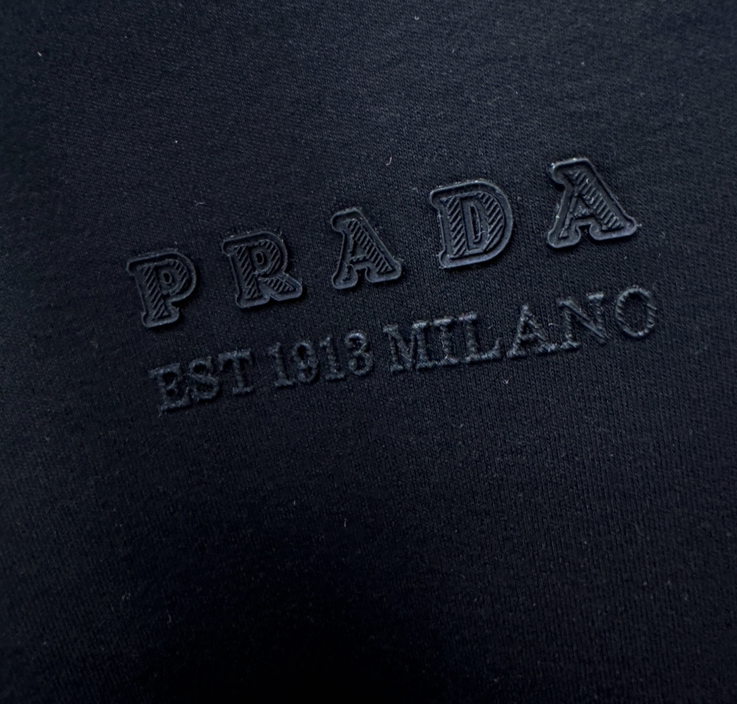 PRADA 普拉达 最大可穿200斤‼️ 顶级品质 2026新品短袖！精工设计，原版定制面料，手感柔软。