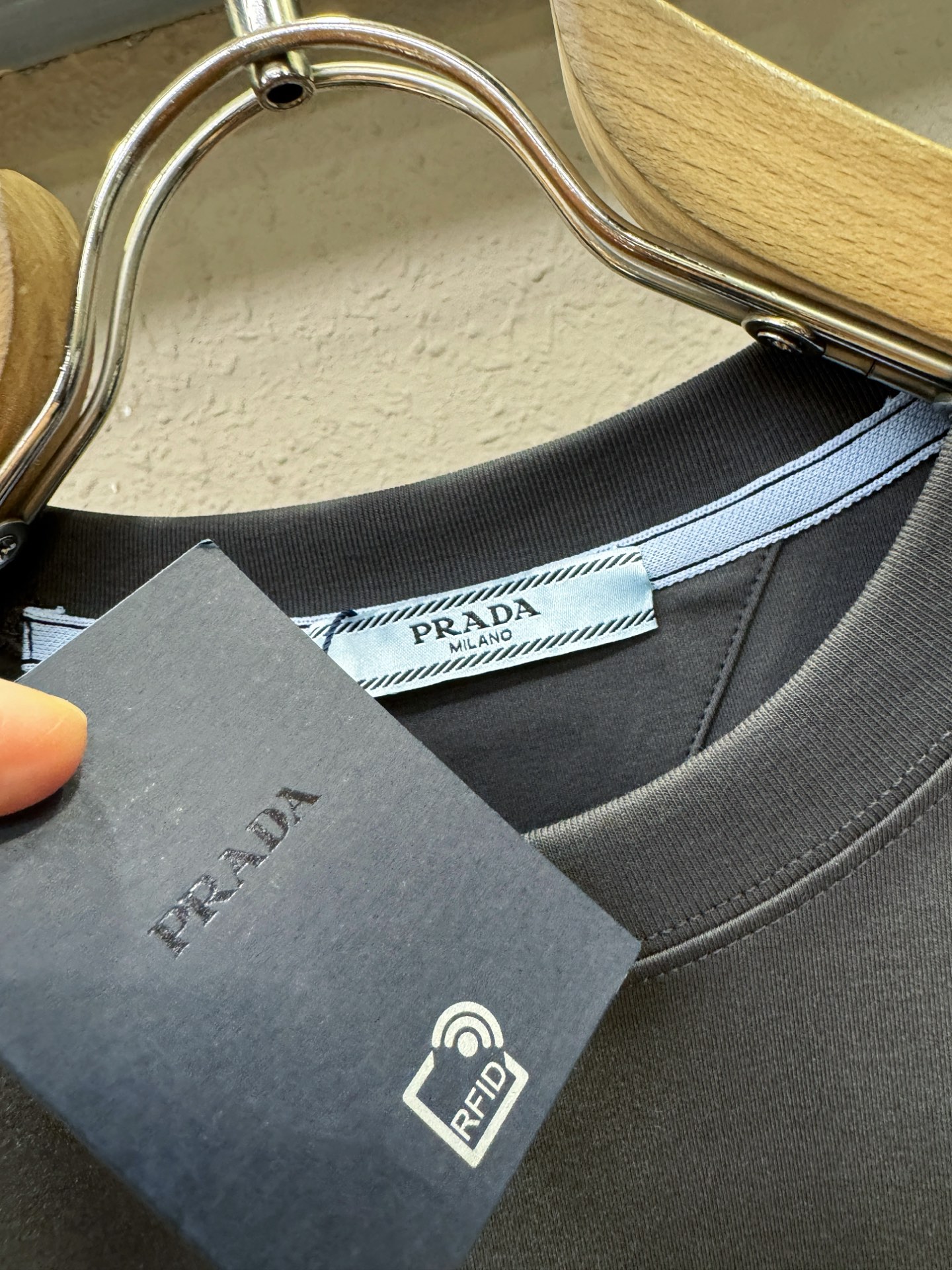 PRADA 普拉达 最大可穿200斤‼️ 顶级品质 2026新品短袖！精工设计，原版定制面料，手感柔软。