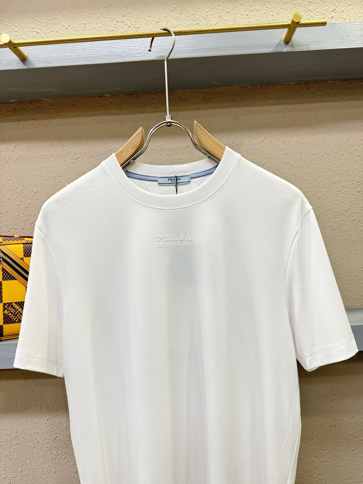 PRADA 普拉达 最大可穿200斤‼️ 顶级品质 2026新品短袖！精工设计，原版定制面料，手感柔软。