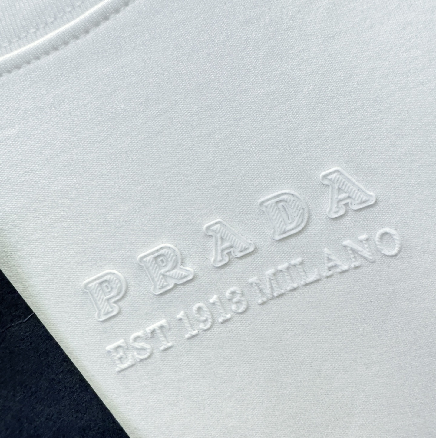 PRADA 普拉达 最大可穿200斤‼️ 顶级品质 2026新品短袖！精工设计，原版定制面料，手感柔软。