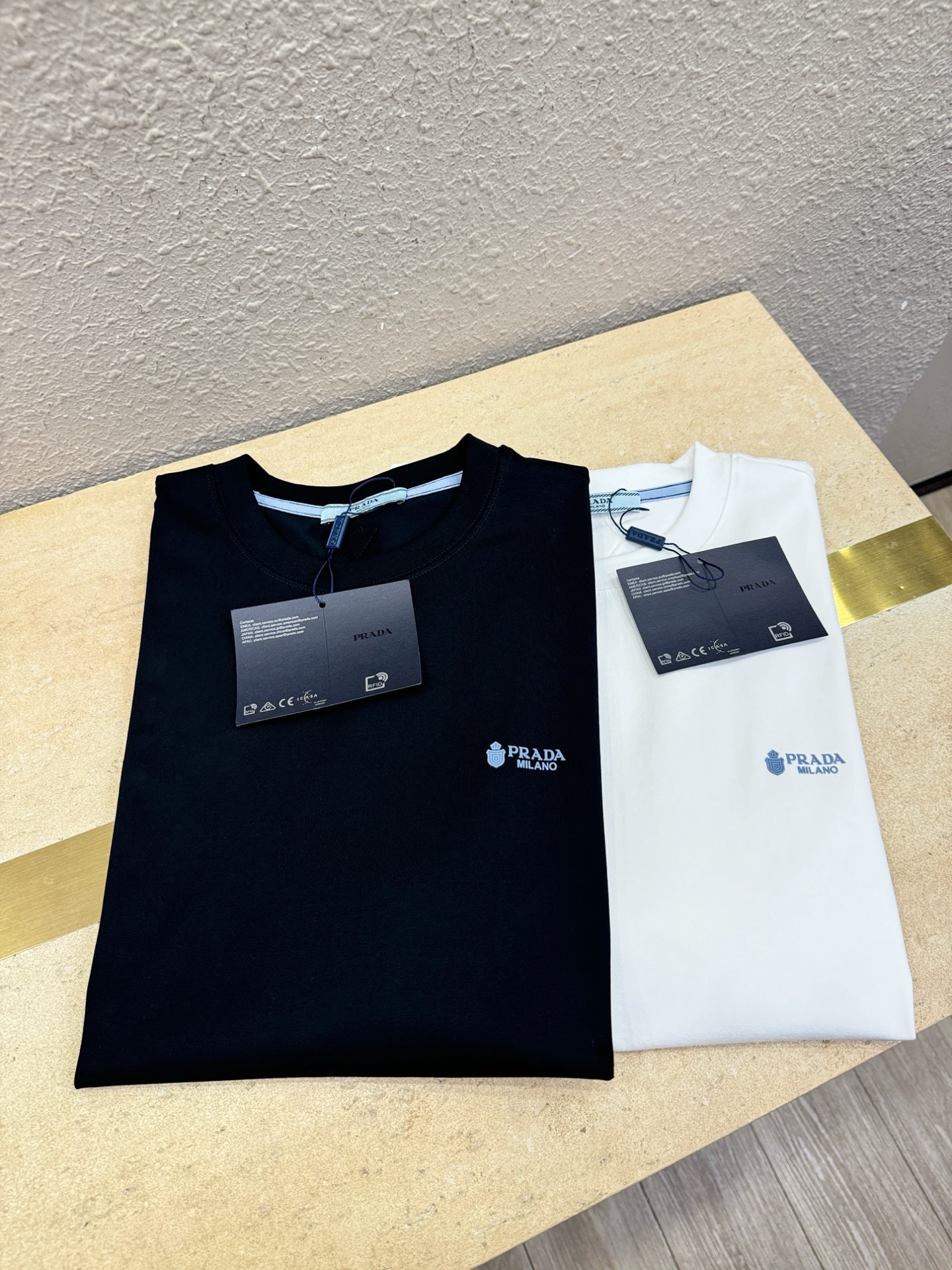 PRADA 普拉达 最大可穿200斤‼️ 顶级品质 2026新品短袖！精工设计，原版定制面料，手感柔软。