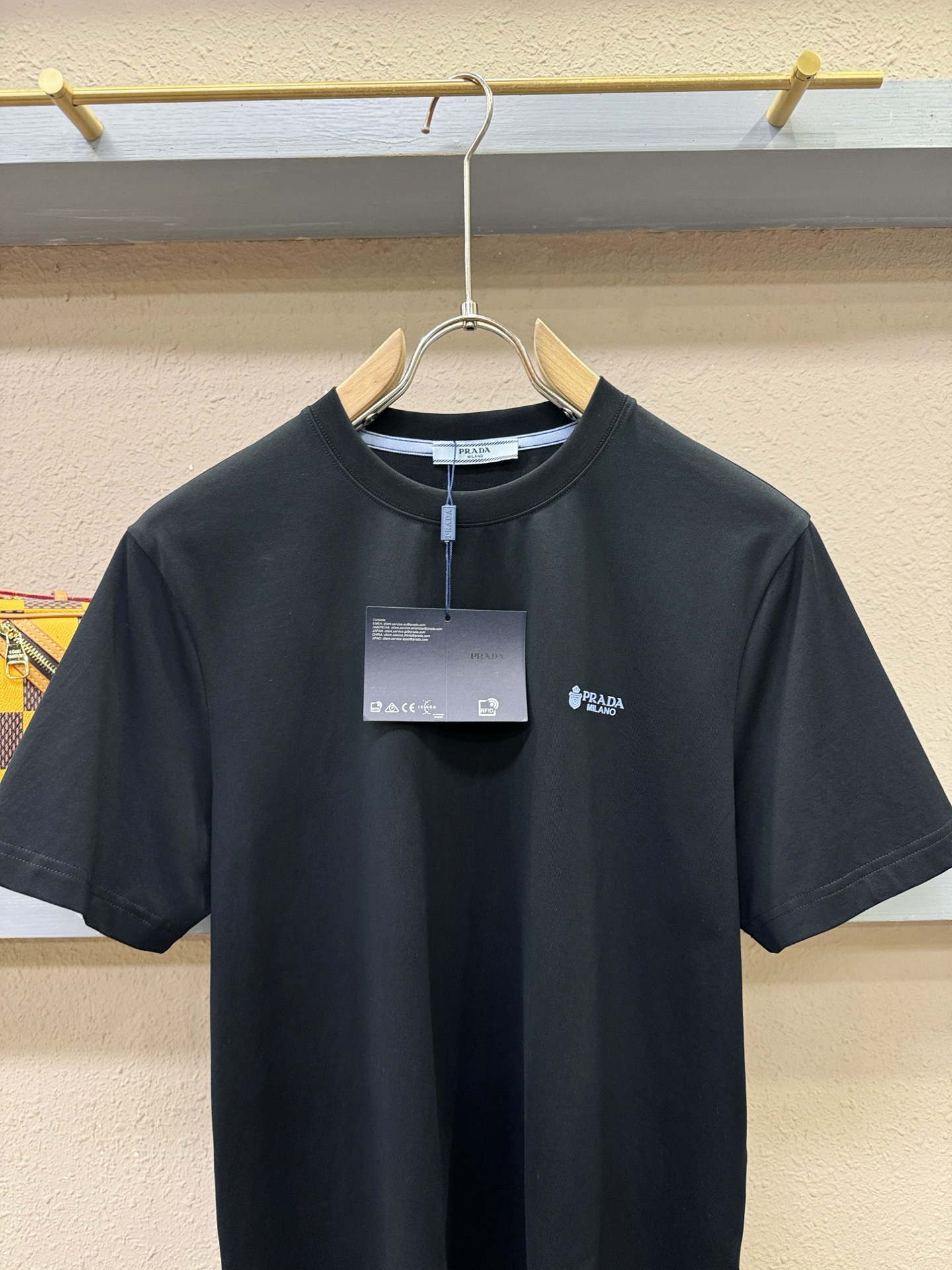 PRADA 普拉达 最大可穿200斤‼️ 顶级品质 2026新品短袖！精工设计，原版定制面料，手感柔软。