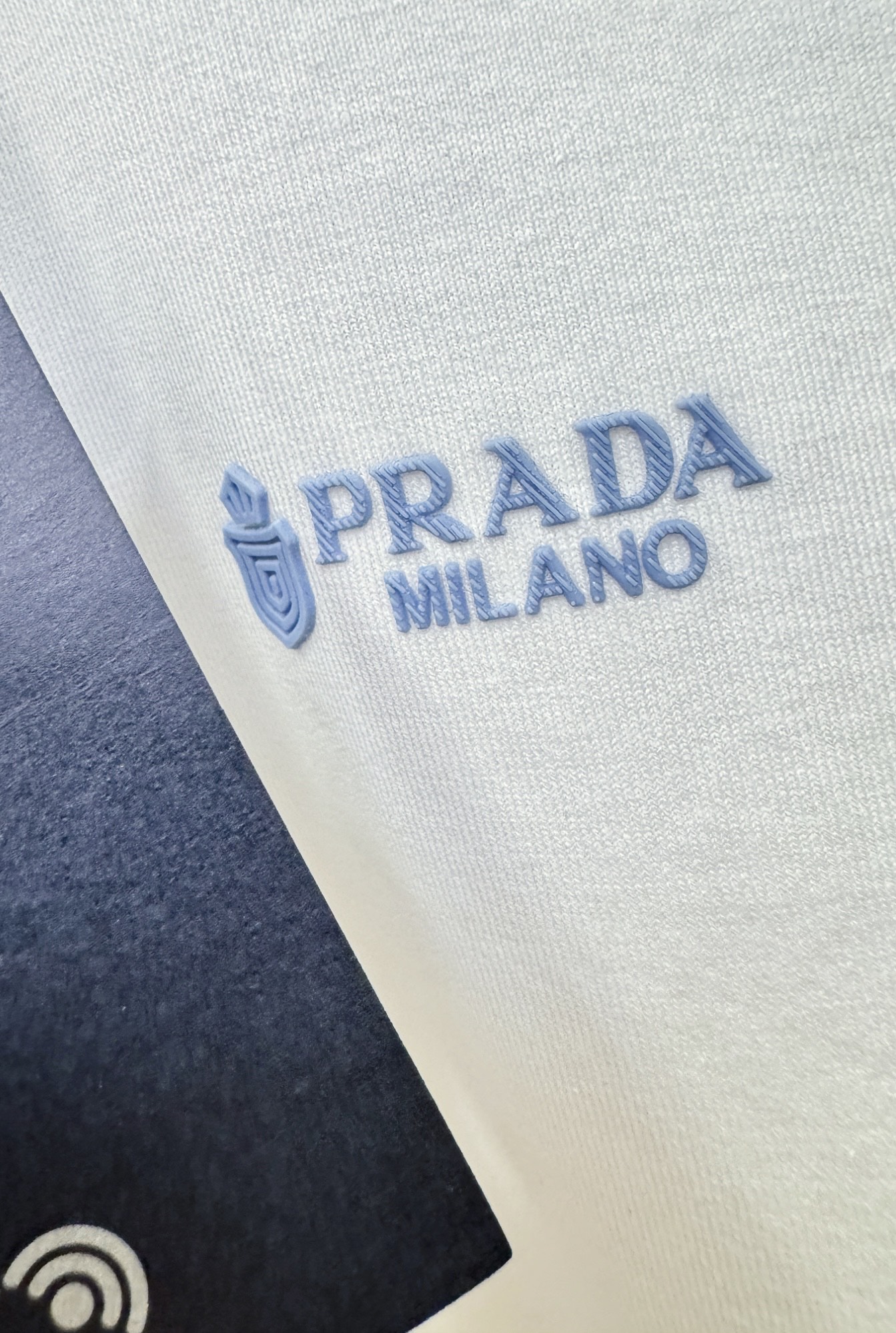 PRADA 普拉达 最大可穿200斤‼️ 顶级品质 2026新品短袖！精工设计，原版定制面料，手感柔软。