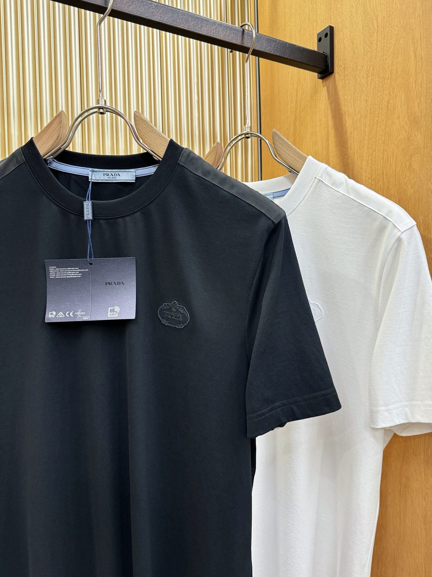 PRADA 普拉达 最大可穿200斤‼️ 顶级品质 2026新品短袖！精工设计，原版定制面料，手感柔软。