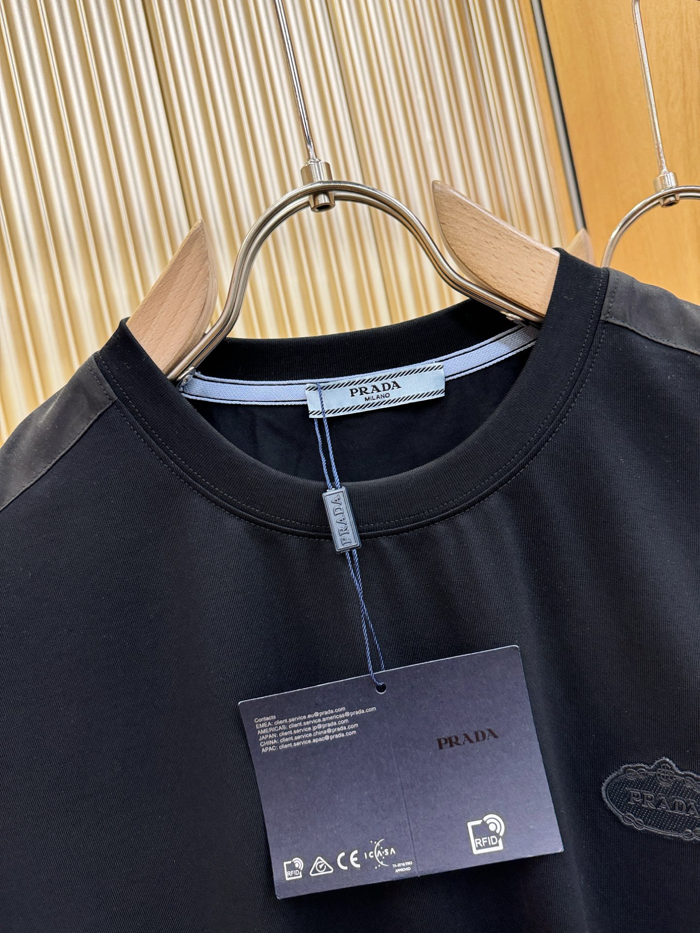 PRADA 普拉达 最大可穿200斤‼️ 顶级品质 2026新品短袖！精工设计，原版定制面料，手感柔软。