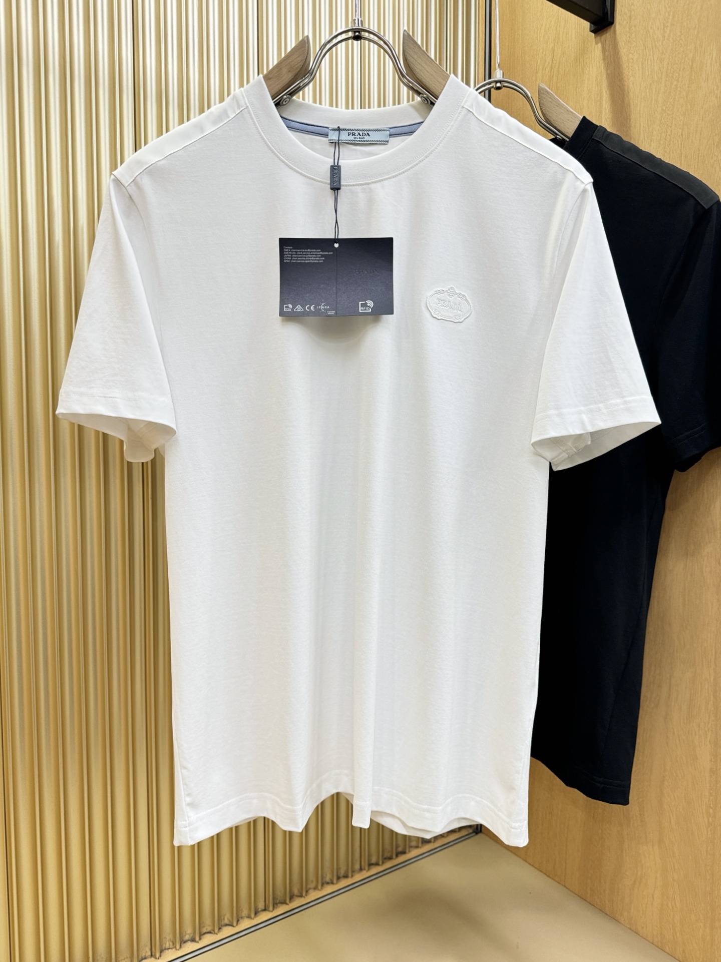 PRADA 普拉达 最大可穿200斤‼️ 顶级品质 2026新品短袖！精工设计，原版定制面料，手感柔软。