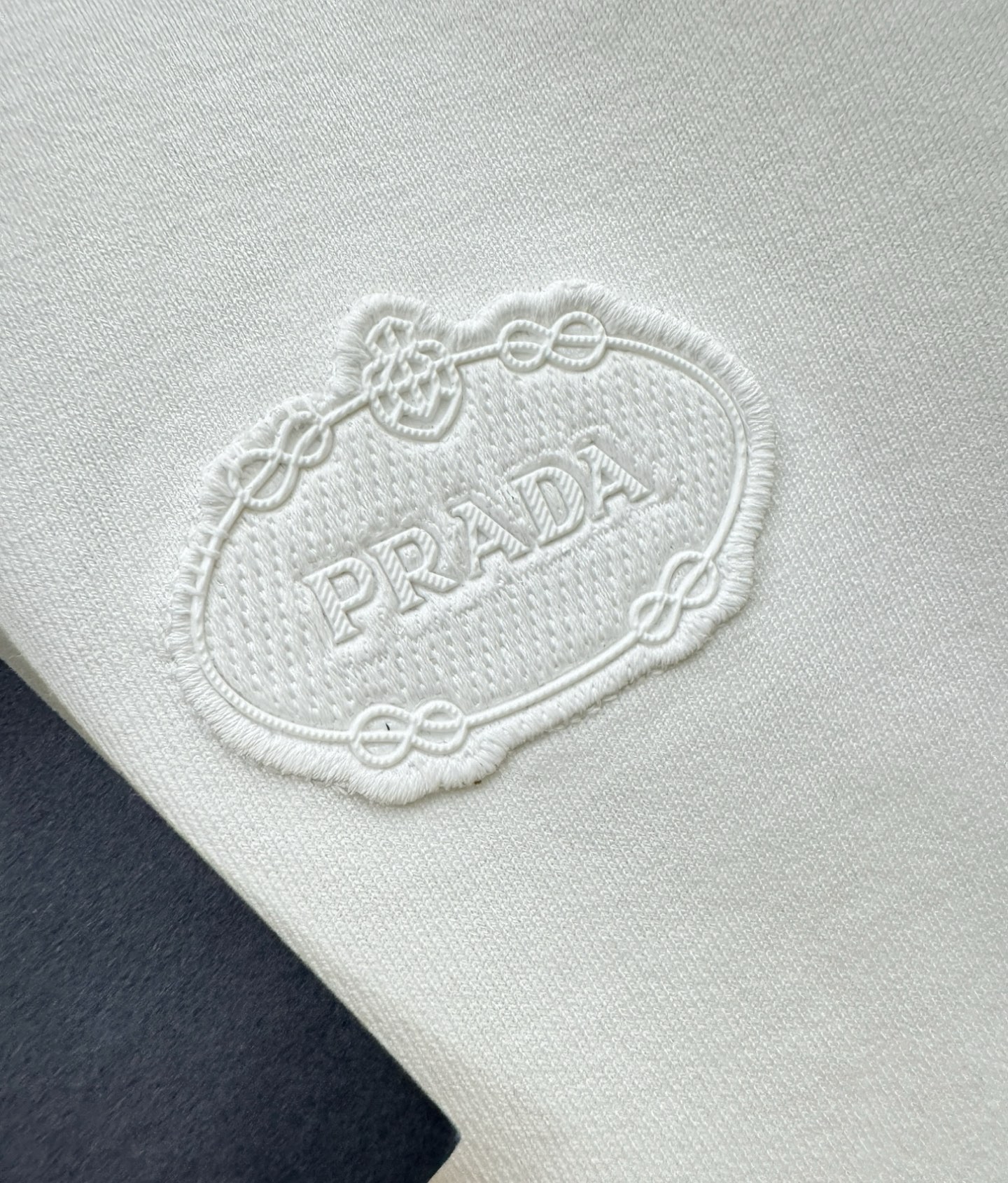 PRADA 普拉达 最大可穿200斤‼️ 顶级品质 2026新品短袖！精工设计，原版定制面料，手感柔软。
