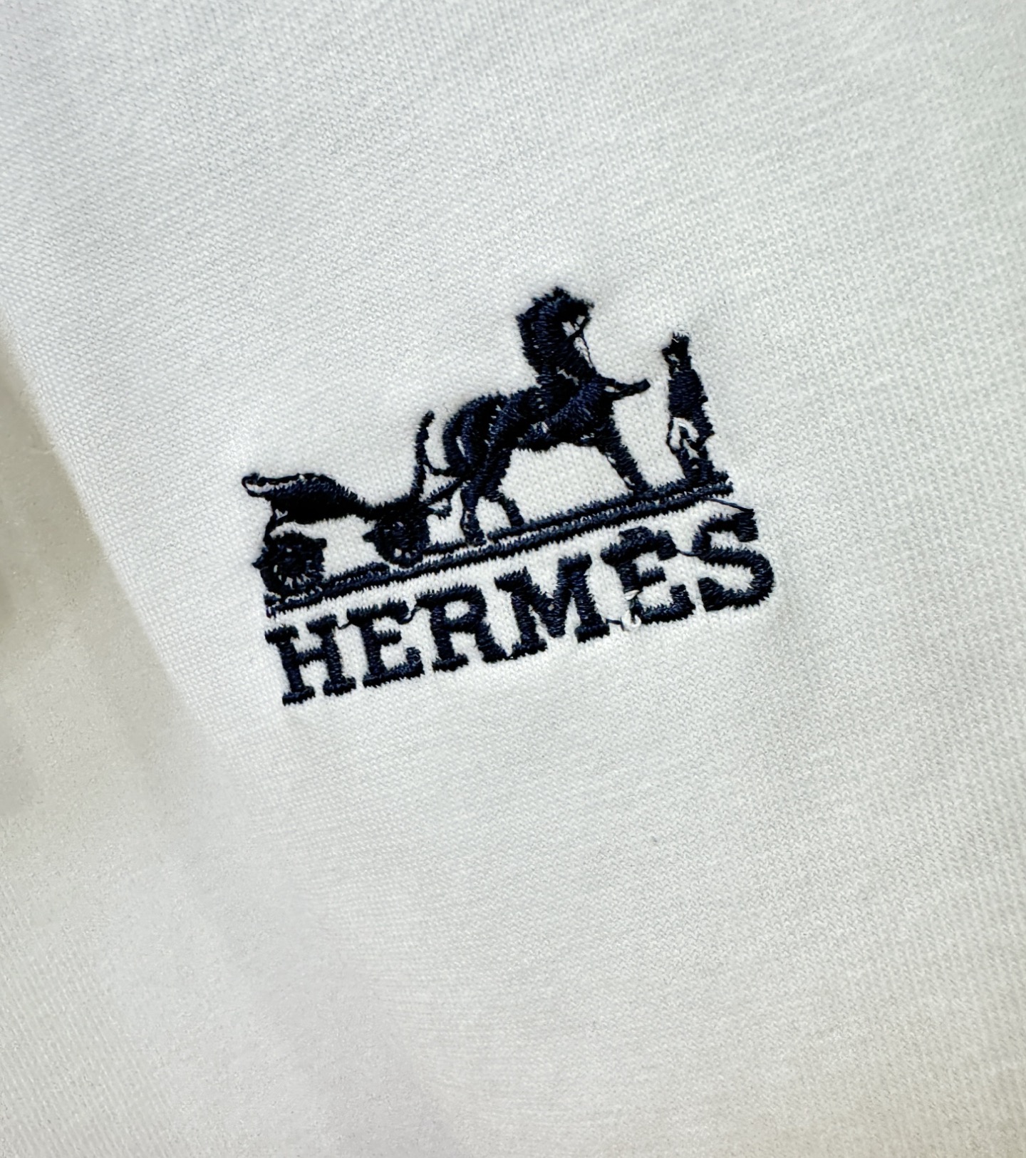 Hermès爱马仕 2026新款短袖T恤！男女同款！走秀图案时尚休闲短袖T恤衫！设计logo设计！极具设