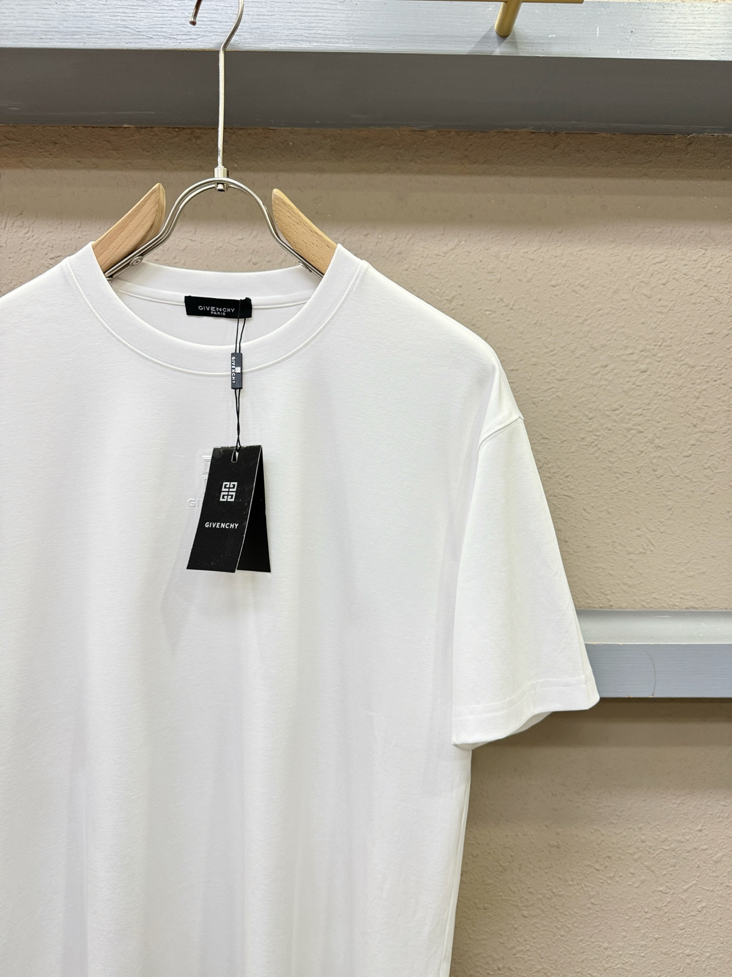 Givenchy 纪梵希 最大可穿200斤‼️2026新款短袖T恤！走秀图案时尚休闲短袖T恤衫！设计lo