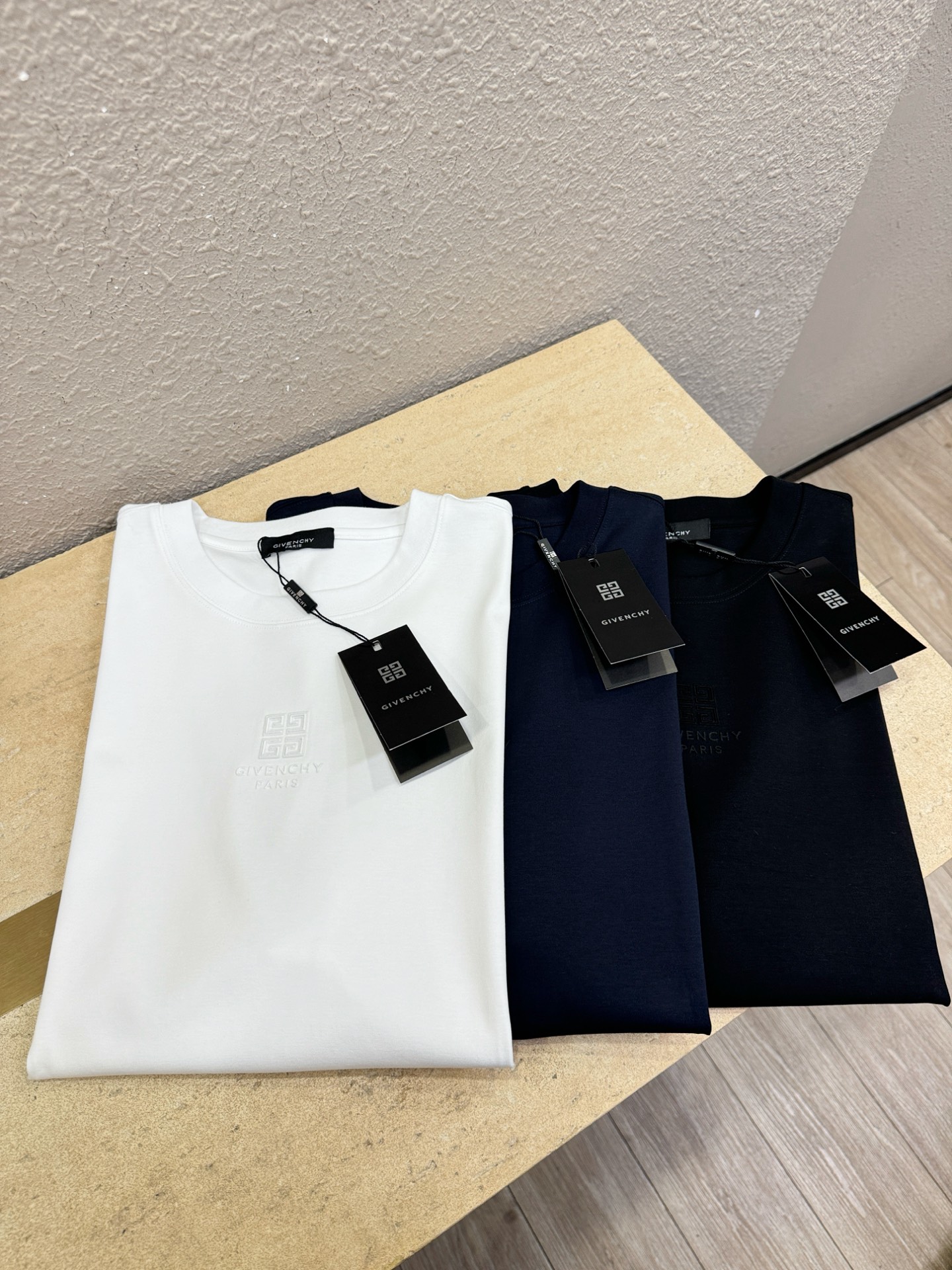 Givenchy 纪梵希 最大可穿200斤‼️2026新款短袖T恤！走秀图案时尚休闲短袖T恤衫！设计lo