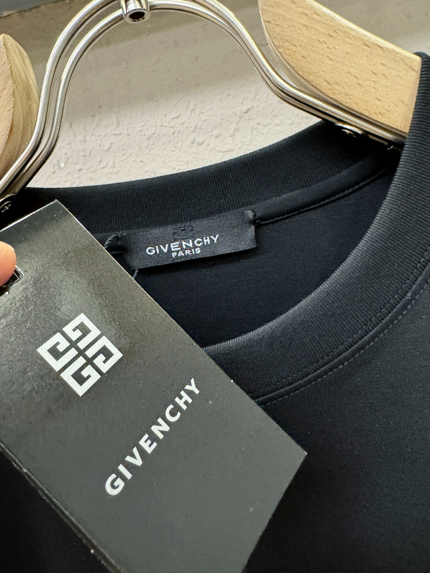 Givenchy 纪梵希 最大可穿200斤‼️2026新款短袖T恤！走秀图案时尚休闲短袖T恤衫！设计lo